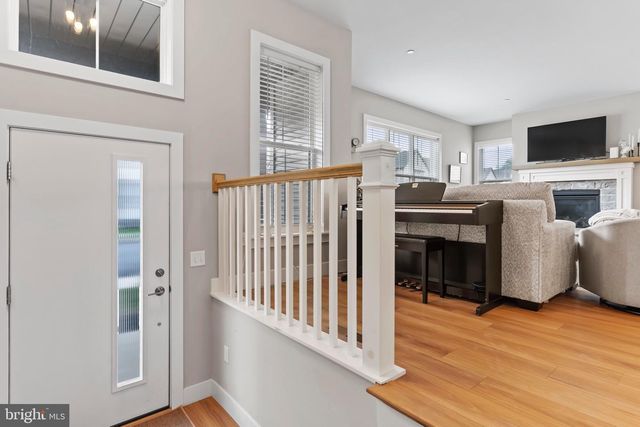 117 LARKIN DR, Mechanicsburg, PA 17055