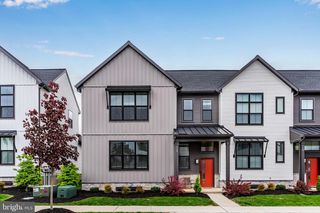 117 LARKIN DR, Mechanicsburg, PA 17055