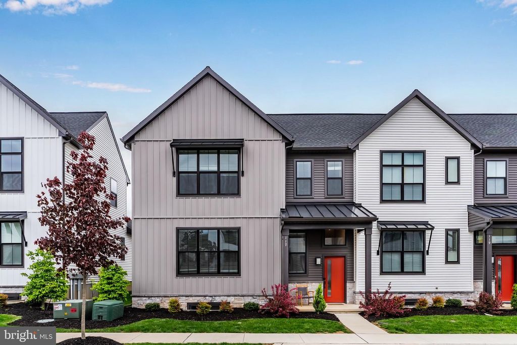 117 LARKIN DR, Mechanicsburg, PA 17055