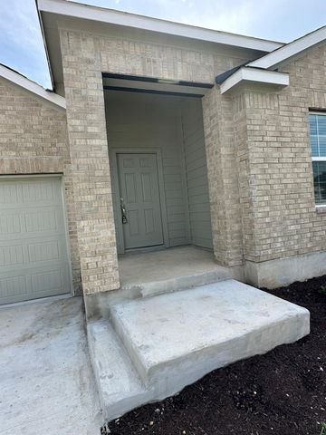 195 OTTER RD, Kyle, TX 78640