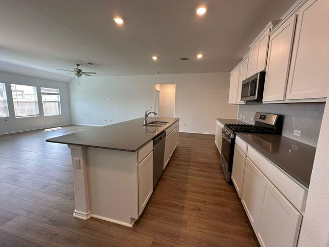 195 OTTER RD, Kyle, TX 78640