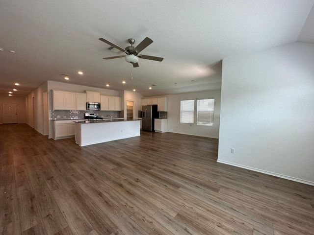 195 OTTER RD, Kyle, TX 78640