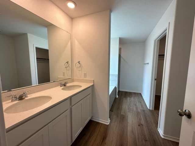 195 OTTER RD, Kyle, TX 78640