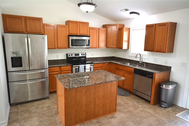 6002 NW 52nd Street, Johnston, IA 50131