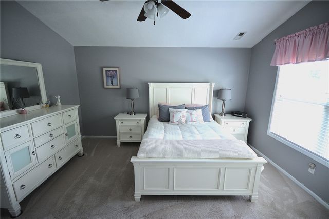 6002 NW 52nd Street, Johnston, IA 50131