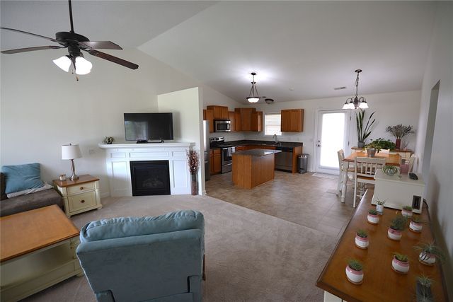 6002 NW 52nd Street, Johnston, IA 50131