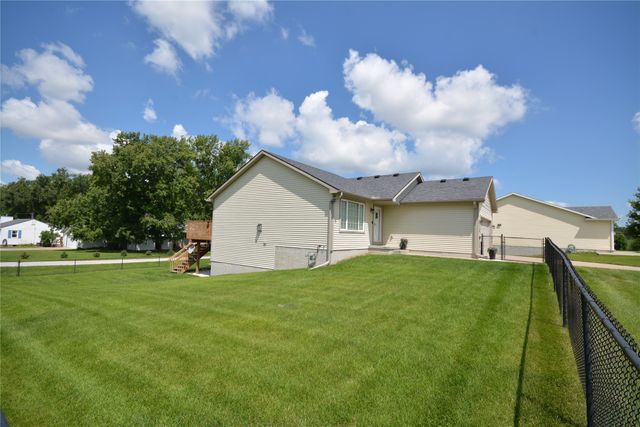 6002 NW 52nd Street, Johnston, IA 50131