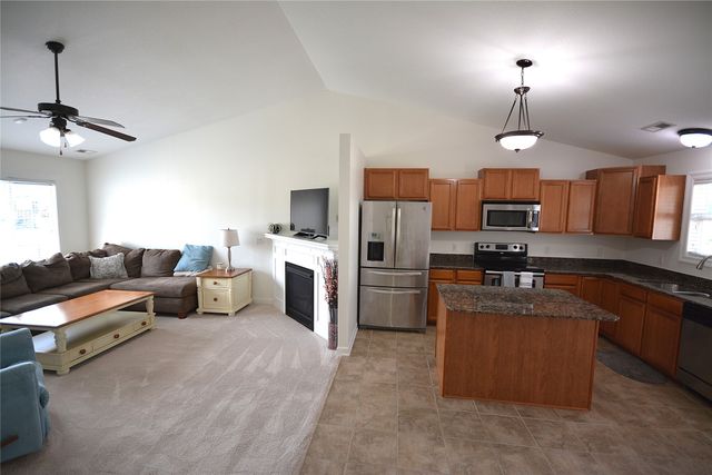 6002 NW 52nd Street, Johnston, IA 50131