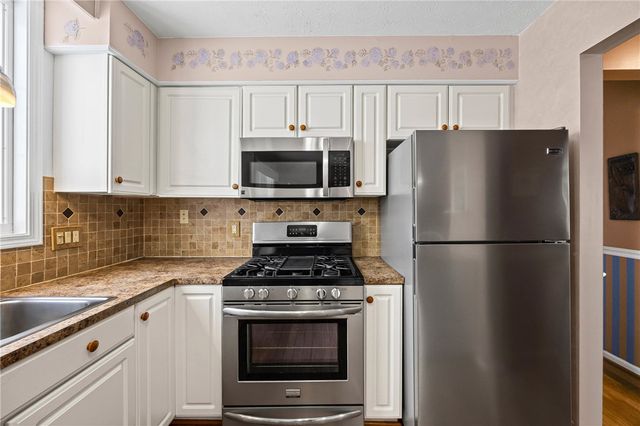 18 Shiloh Court, Greece, NY 14612