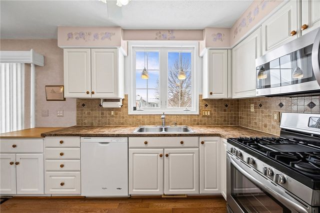 18 Shiloh Court, Greece, NY 14612