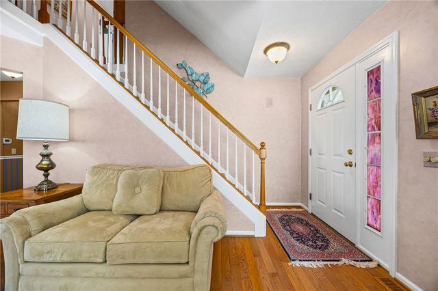 18 Shiloh Court, Greece, NY 14612