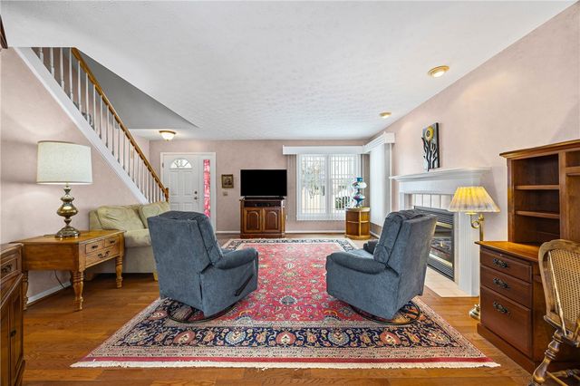 18 Shiloh Court, Greece, NY 14612