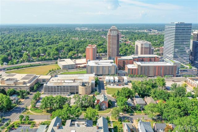 7530 Maryland Avenue, Clayton, MO 63105