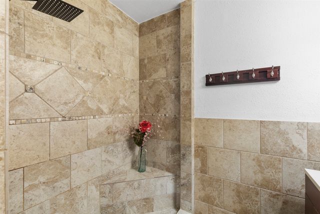 708 E Prairie View Road, Crowley, TX 76036