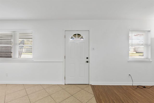 708 E Prairie View Road, Crowley, TX 76036