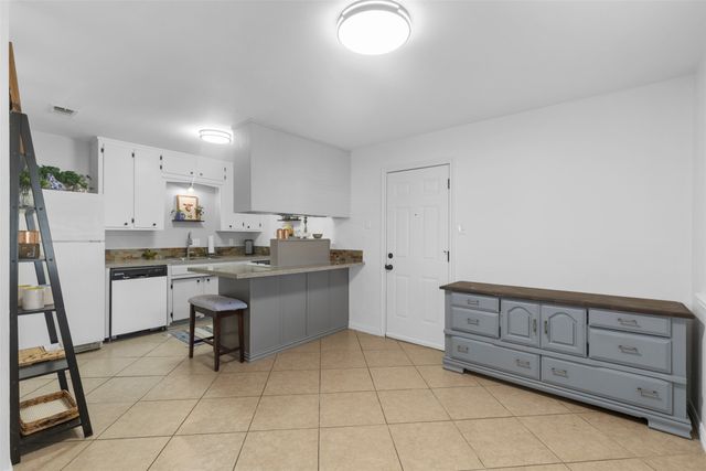 708 E Prairie View Road, Crowley, TX 76036