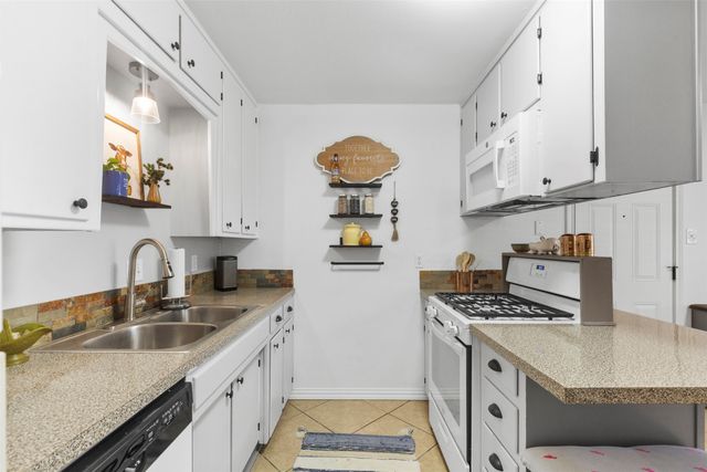 708 E Prairie View Road, Crowley, TX 76036