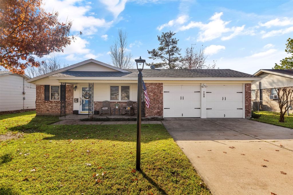 708 E Prairie View Road, Crowley, TX 76036