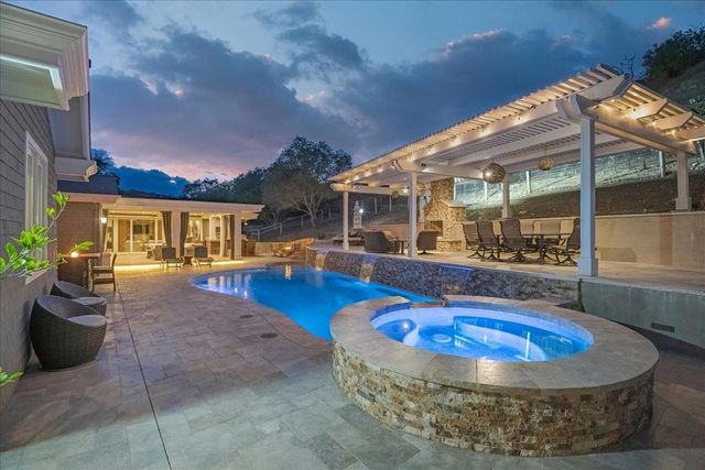 14411 Shannon Road, Los Gatos, CA 95032