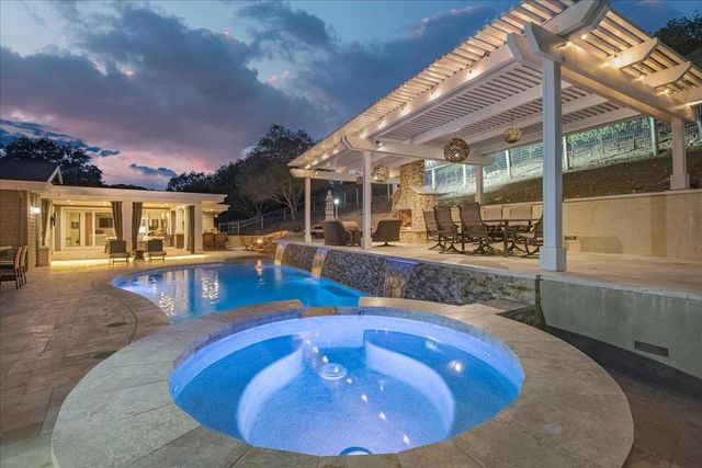 14411 Shannon Road, Los Gatos, CA 95032