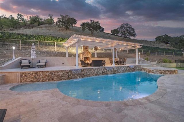 14411 Shannon Road, Los Gatos, CA 95032