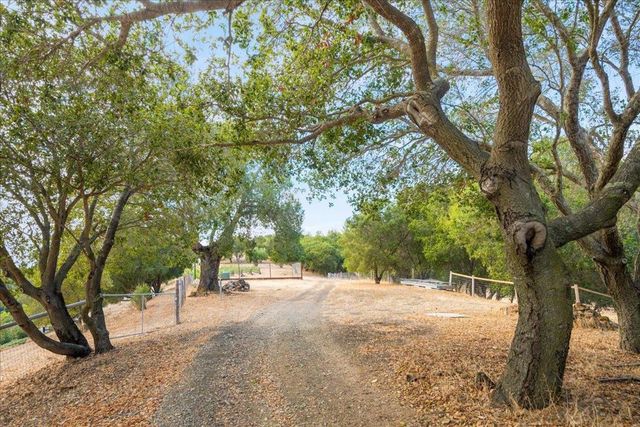 14411 Shannon Road, Los Gatos, CA 95032