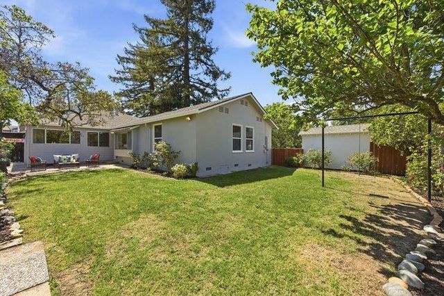 1561 Virginia Avenue, Redwood City, CA 94061