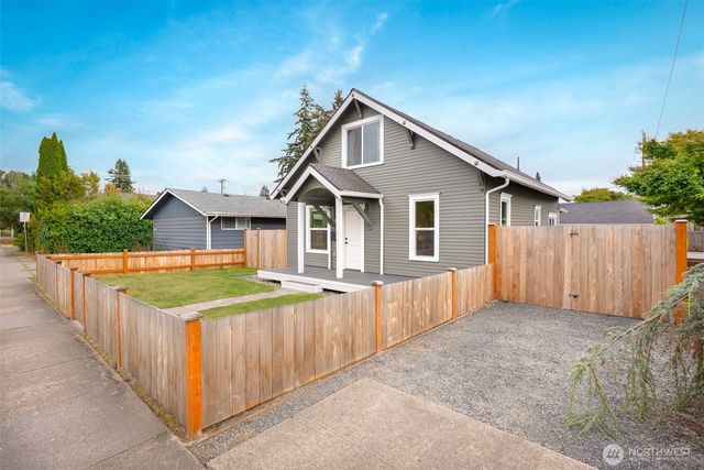 1924 4th Street, Marysville, WA 98270