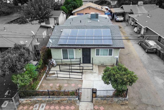 176 Manzanillo Street, Woodlake, CA 93286