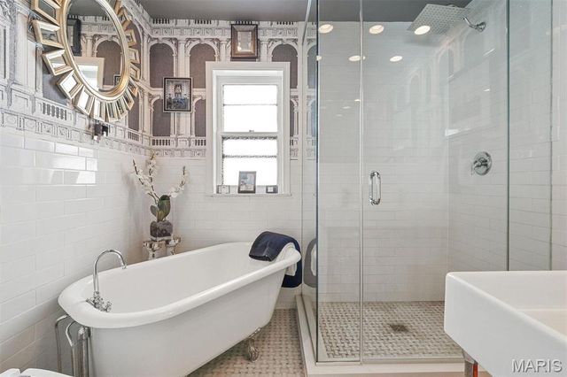 444 Carswold Drive, Clayton, MO 63105