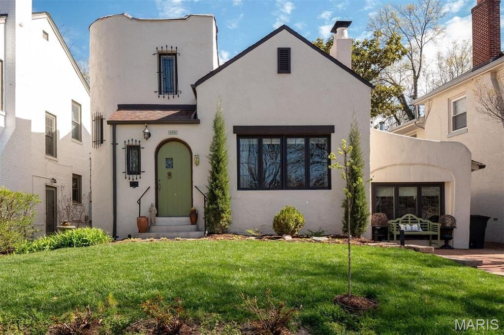 444 Carswold Drive, Clayton, MO 63105