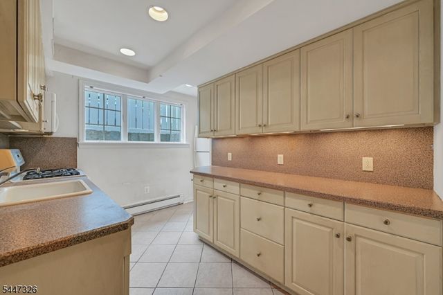 1 Buena Vista Ave, Hawthorne Boro, NJ 07506