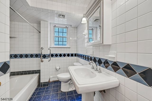 1 Buena Vista Ave, Hawthorne Boro, NJ 07506