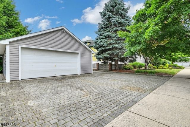 1 Buena Vista Ave, Hawthorne Boro, NJ 07506
