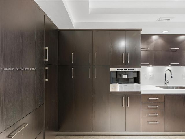 1121 Crandon Blvd E1205, Key Biscayne, FL 33149