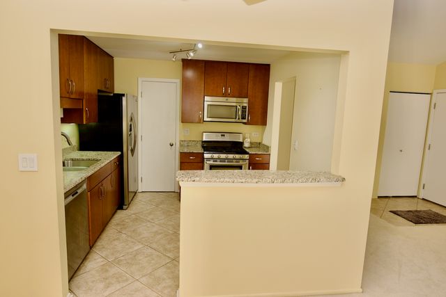 1047 AUBURN Lane 1047, Buffalo Grove, IL 60089