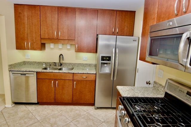1047 AUBURN Lane 1047, Buffalo Grove, IL 60089