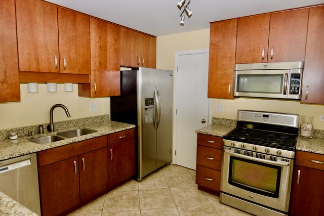 1047 AUBURN Lane 1047, Buffalo Grove, IL 60089