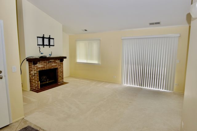 1047 AUBURN Lane 1047, Buffalo Grove, IL 60089