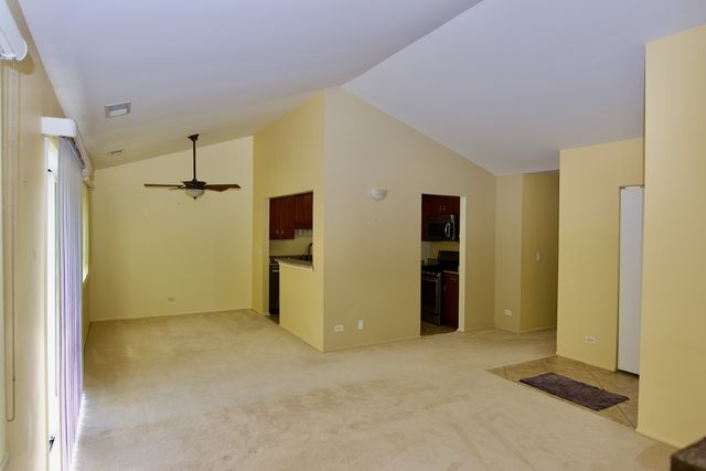 1047 AUBURN Lane 1047, Buffalo Grove, IL 60089