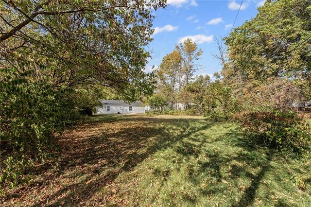 1323 E 21st Street, Lawrence, KS 66046