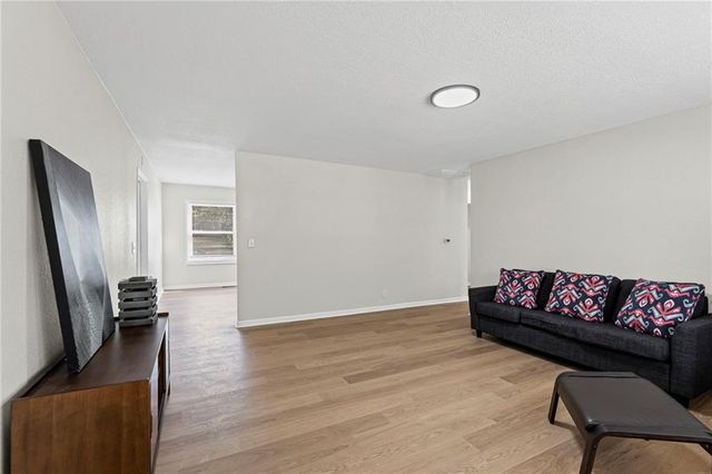 1323 E 21st Street, Lawrence, KS 66046