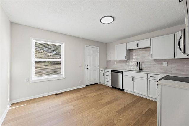 1323 E 21st Street, Lawrence, KS 66046