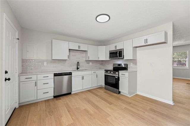 1323 E 21st Street, Lawrence, KS 66046