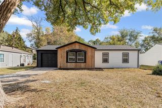 1323 E 21st Street, Lawrence, KS 66046