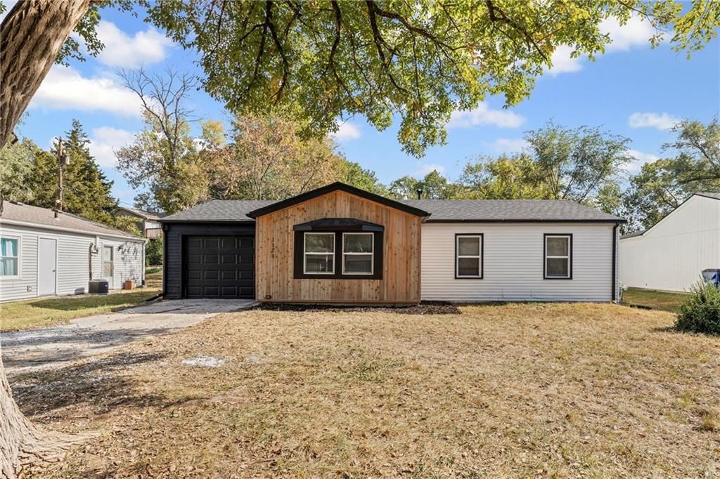 1323 E 21st Street, Lawrence, KS 66046