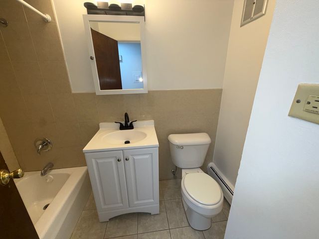 9595 Maple Drive GN, Rosemont, IL 60018