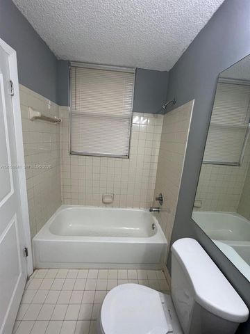 631 Lyons Rd 12201, Coconut Creek, FL 33063