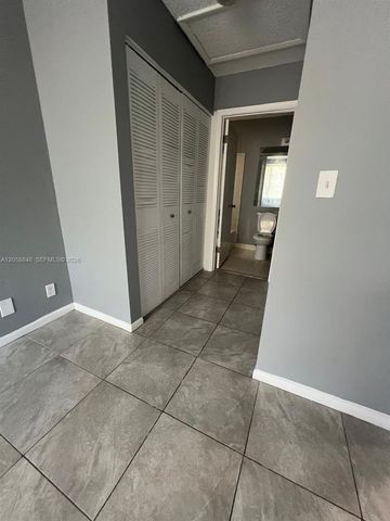 631 Lyons Rd 12201, Coconut Creek, FL 33063