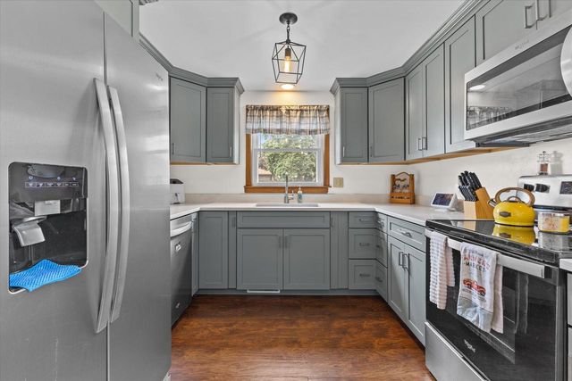 5632 Pershing BOULEVARD, Kenosha, WI 53144
